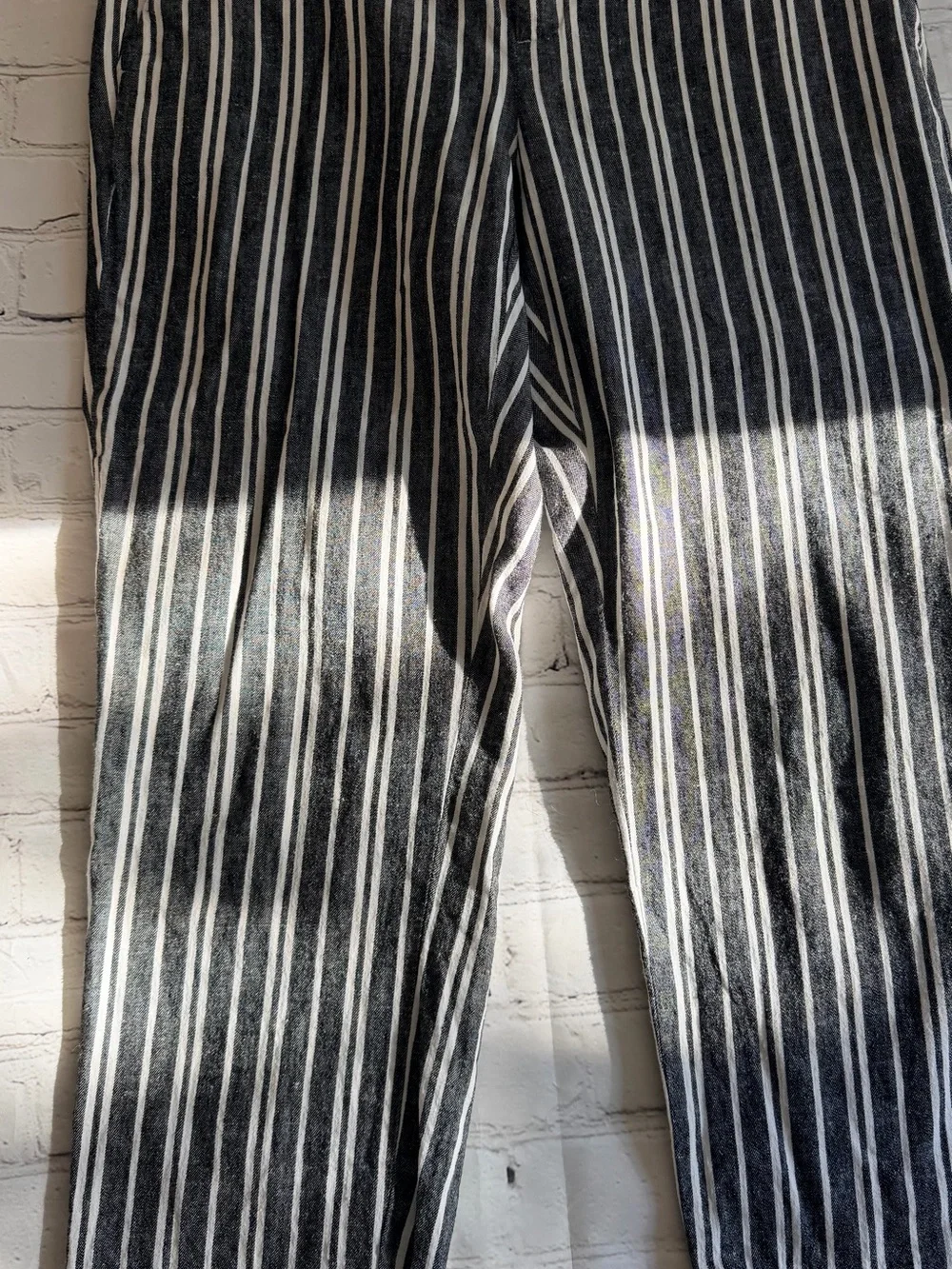 Banana Republic Linen Cotton Black White Stripe Cropped Pants size 8